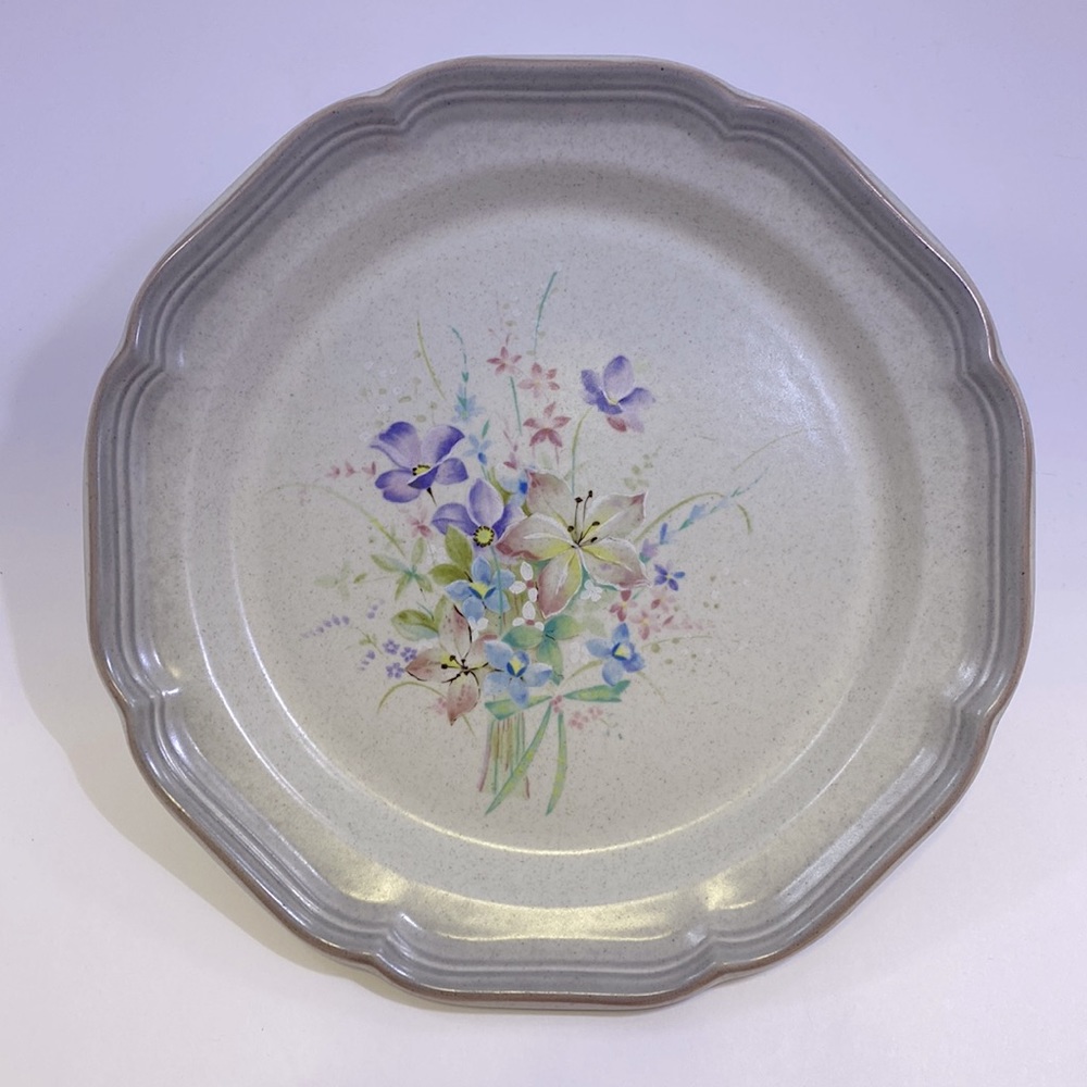Mikasa Chateau Garden Coquette 10 3/4 inch Dinner Plate